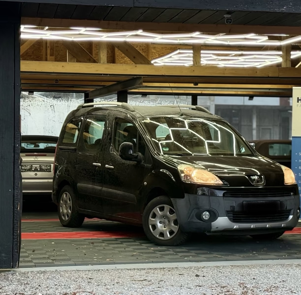 Peugeot Partner Tepee Behindertengerecht-Rampe