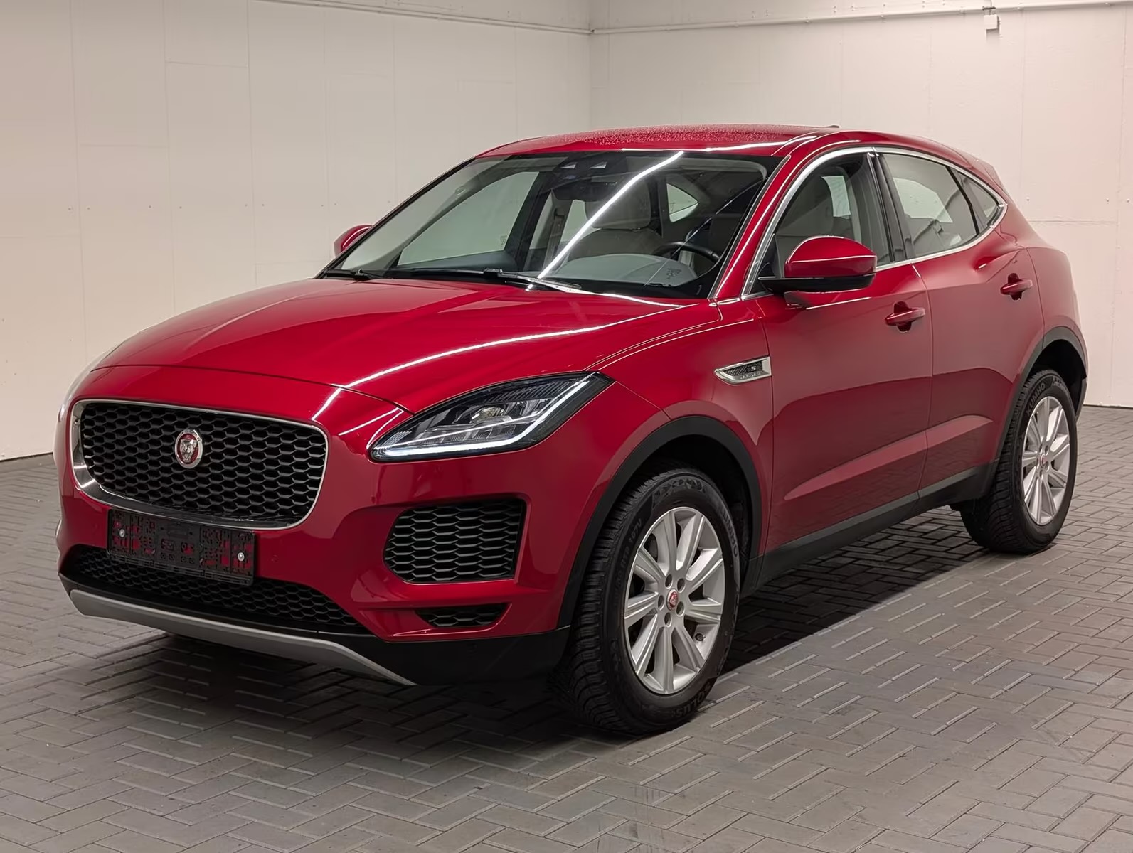 Jaguar E-Pace S AWD LED Navi Meridian SHZ Kam el.Heck 1