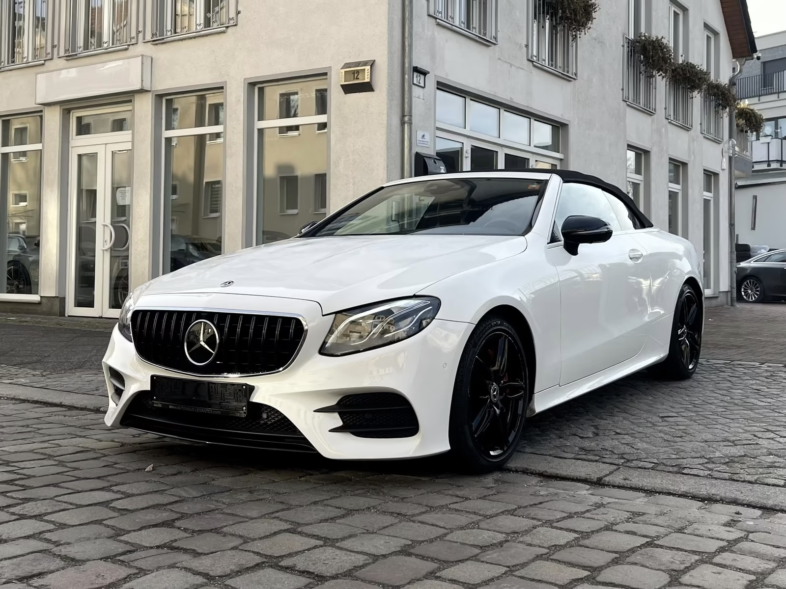Mercedes-Benz E 350 AMG CABRIO NIGHT HUD AIR AISCARF DIST